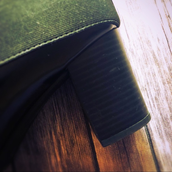 Ann Marino by Bettye Muller “Awesome Twist” Heel - Picture 5 of 8